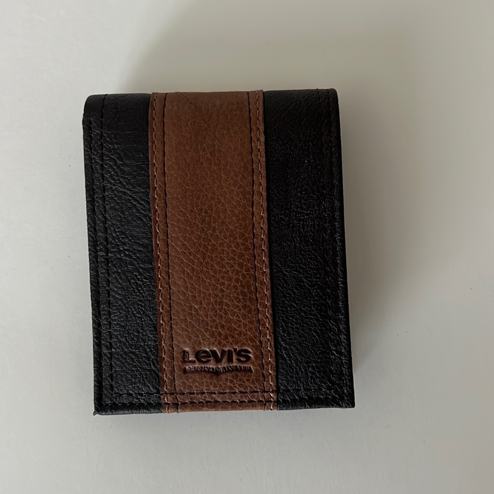 LEVIS LEATHER WALLET